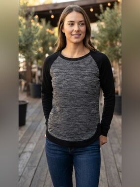 Gap Gray Marled & Black Long Sleeve Raglan Pullover Sweater - Size Small